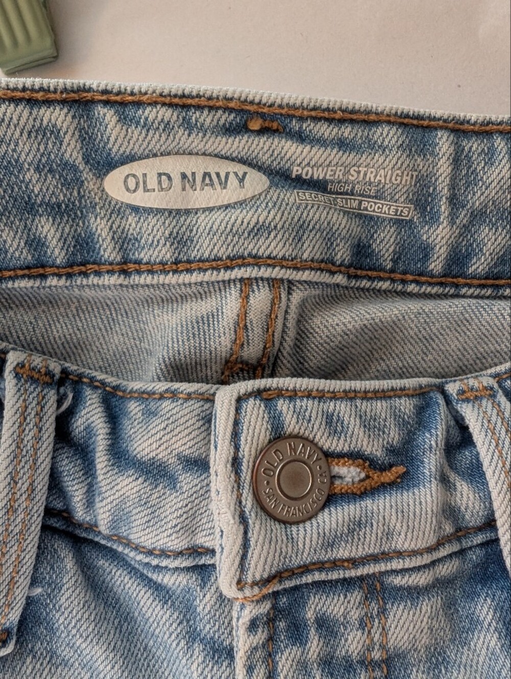 Old Navy Power Straight Leg Jeans High Rise Stretch  Light Wash size 4 - Picture 4 of 5